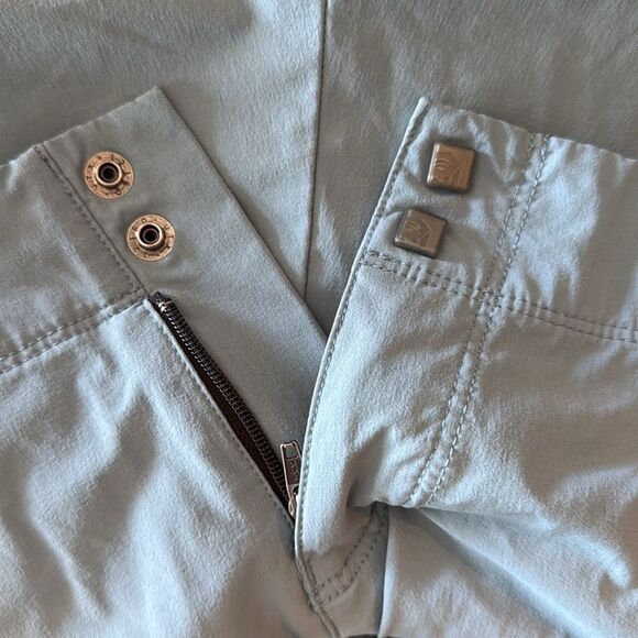 Mountain Hardwear Women's High-Rise Bermuda Shorts. Size 10 - Picture 7 of 10